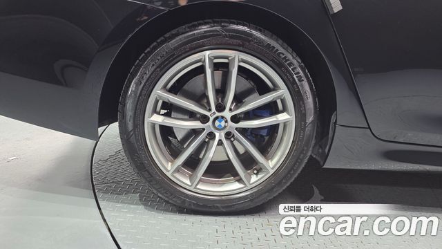 BMW 5-Series 2017 — photo 5