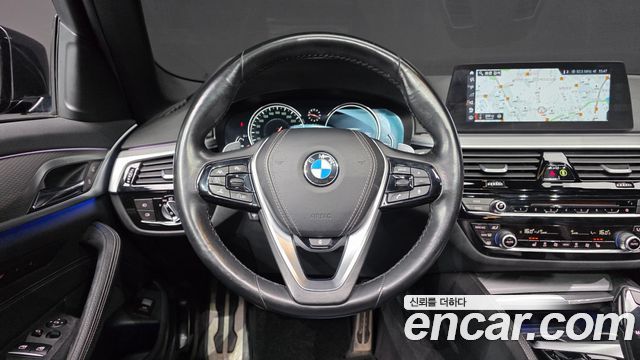 BMW 5-Series 2017 — photo 14