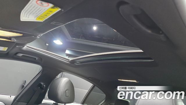BMW 5-Series 2017 — photo 17