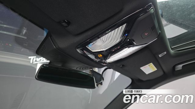 BMW 5-Series 2017 — photo 20