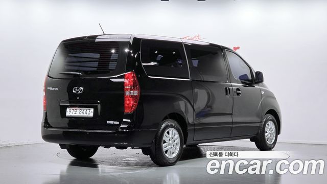 Hyundai Starex 2017 — photo 2