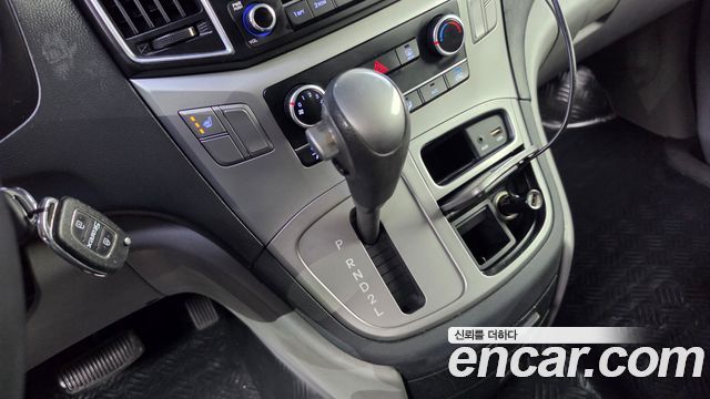 Hyundai Starex 2017 — photo 9