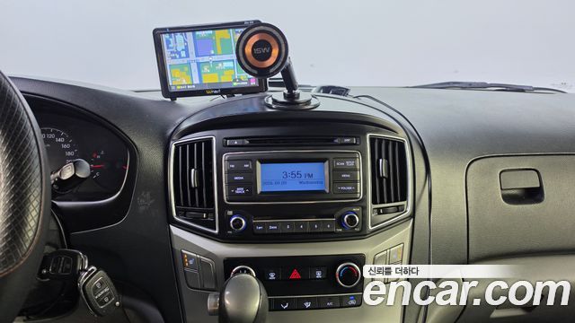 Hyundai Starex 2017 — photo 11