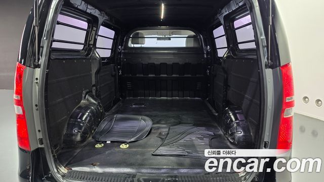 Hyundai Starex 2017 — photo 18