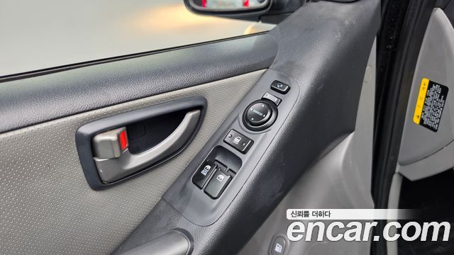 Hyundai Starex 2017 — photo 19
