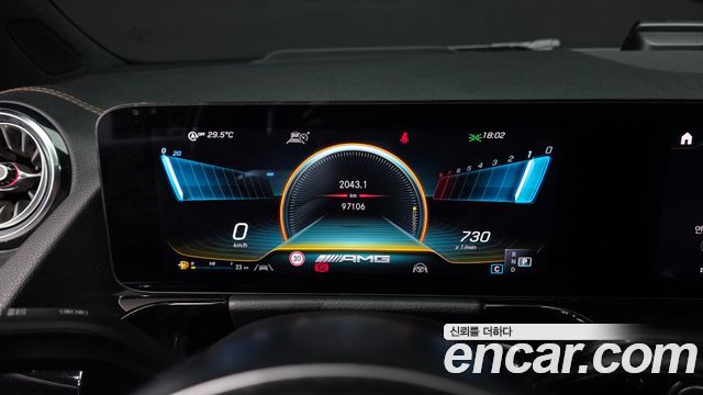 Mercedes-Benz GLA-Class 2021 — photo 8