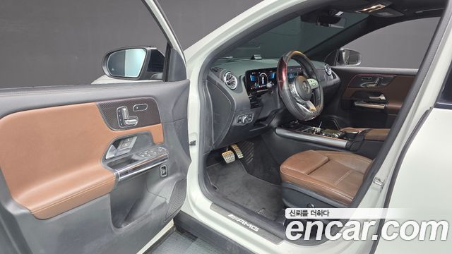 Mercedes-Benz GLA-Class 2021 — photo 10