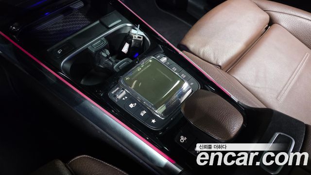 Mercedes-Benz GLA-Class 2021 — photo 13