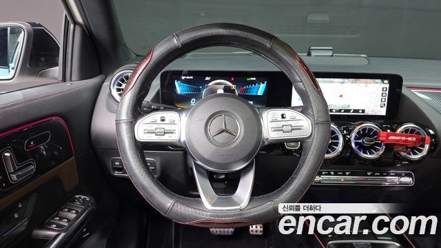 Mercedes-Benz GLA-Class 2021 — photo 15
