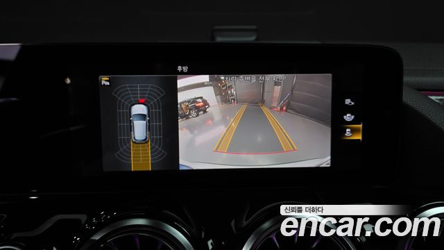 Mercedes-Benz GLA-Class 2021 — photo 16