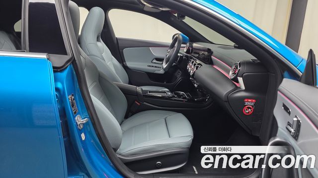Mercedes-Benz CLA-Class 2025 — photo 17