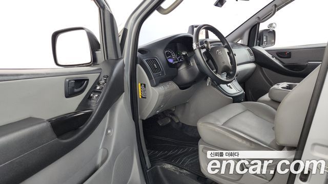 Hyundai Starex 2018 — photo 10
