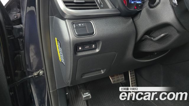 Kia K5 2016 — photo 26