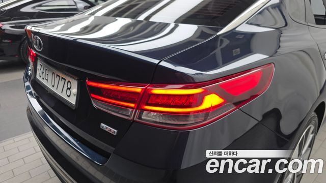 Kia K5 2016 — photo 9