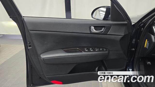 Kia K5 2016 — photo 14