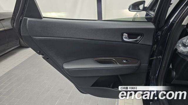 Kia K5 2016 — photo 15