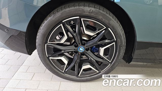 BMW iX 2023 — photo 5