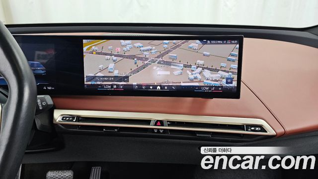 BMW iX 2023 — photo 20