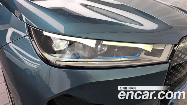 BMW iX 2023 — photo 8