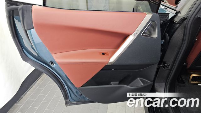 BMW iX 2023 — photo 15