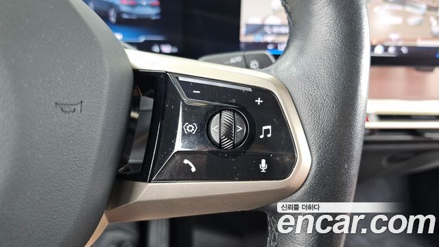 BMW iX 2023 — photo 31