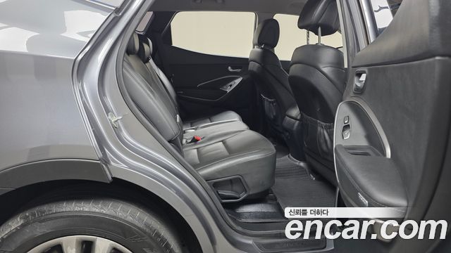 Hyundai Santafe 2017 — photo 11