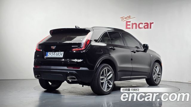 Cadillac XT4 2023 — photo 2