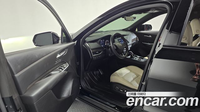 Cadillac XT4 2023 — photo 13