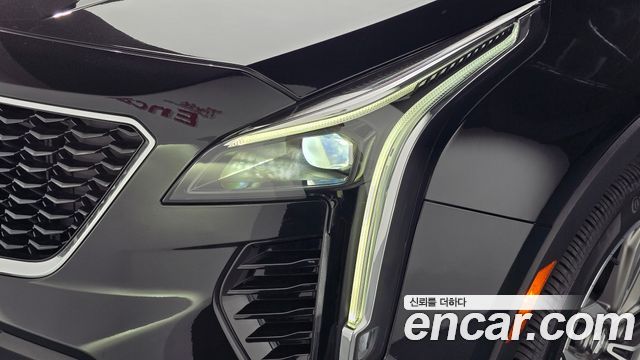 Cadillac XT4 2023 — photo 8