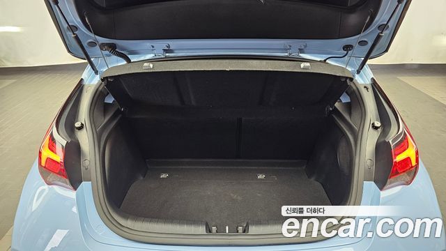Hyundai Veloster 2020 — photo 24