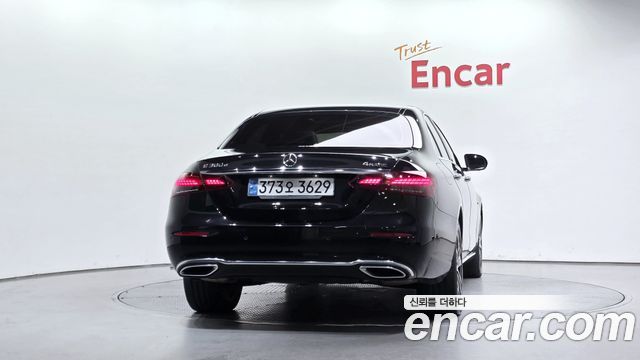 Mercedes-Benz E-Class 2021 — photo 4