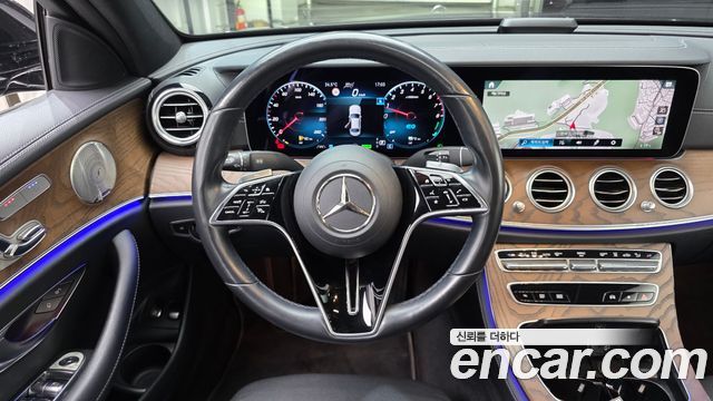 Mercedes-Benz E-Class 2021 — photo 13