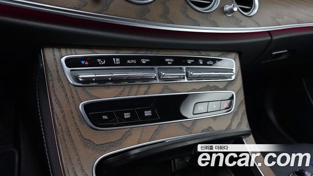 Mercedes-Benz E-Class 2021 — photo 19