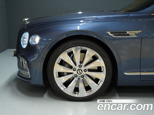 Bentley Flying Spur 2021 — photo 6