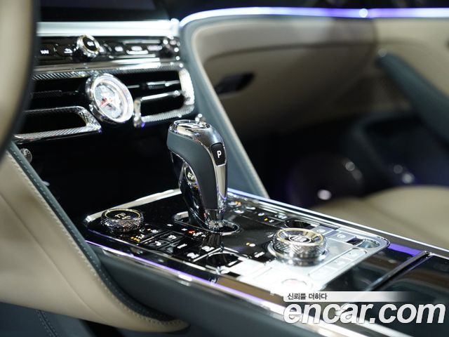 Bentley Flying Spur 2021 — photo 10