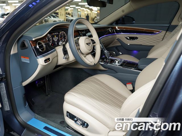 Bentley Flying Spur 2021 — photo 11