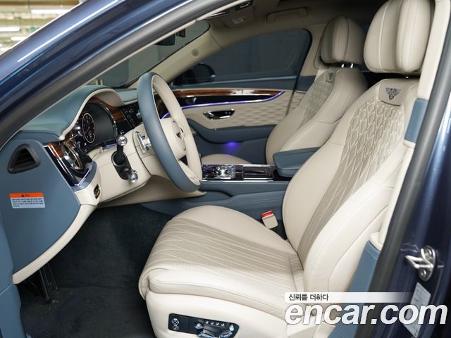 Bentley Flying Spur 2021 — photo 12