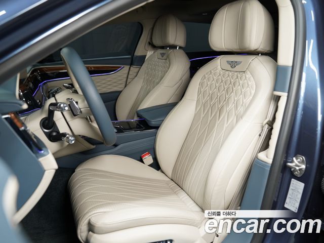 Bentley Flying Spur 2021 — photo 13