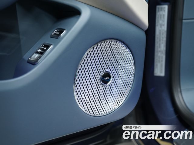 Bentley Flying Spur 2021 — photo 17