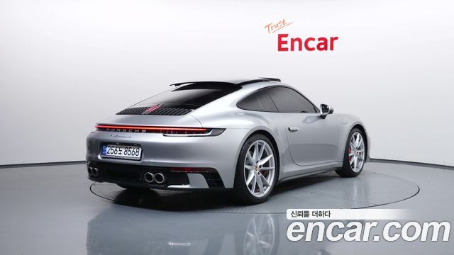 Porsche 911 2024 — photo 2