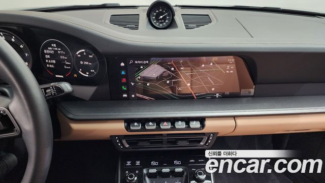 Porsche 911 2024 — photo 18