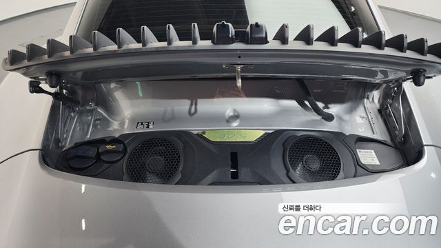Porsche 911 2024 — photo 29