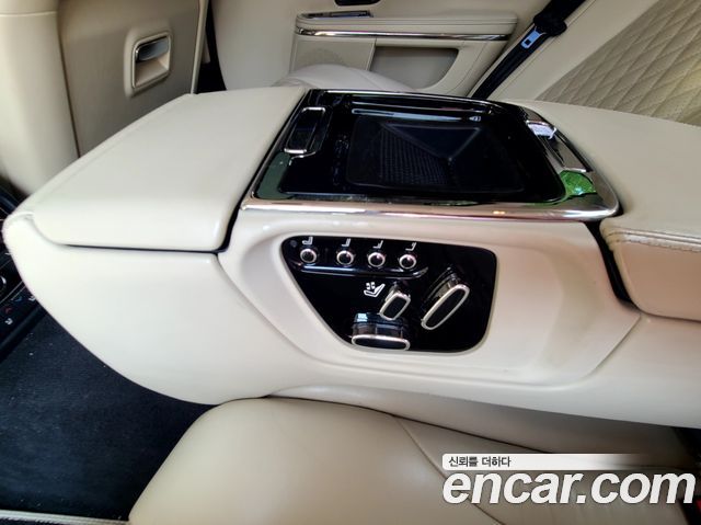 Jaguar XJ 2019 — photo 18