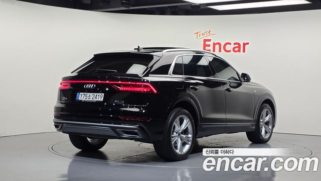 Audi Q8 2023 — photo 2