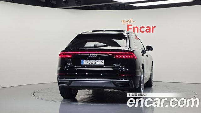 Audi Q8 2023 — photo 4
