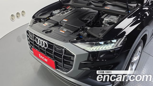Audi Q8 2023 — photo 6