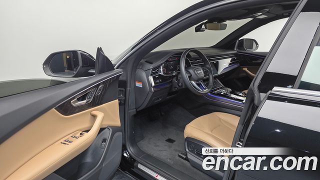 Audi Q8 2023 — photo 13
