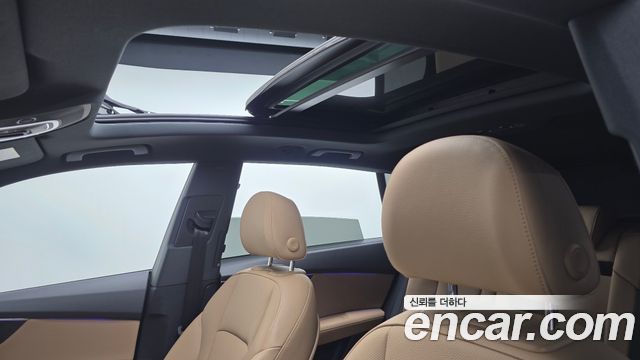 Audi Q8 2023 — photo 20