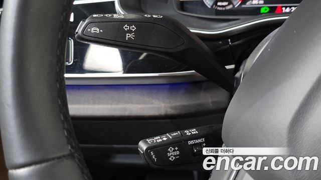 Audi Q8 2023 — photo 25