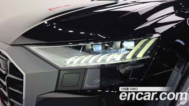 Audi Q8 2023 — photo 8